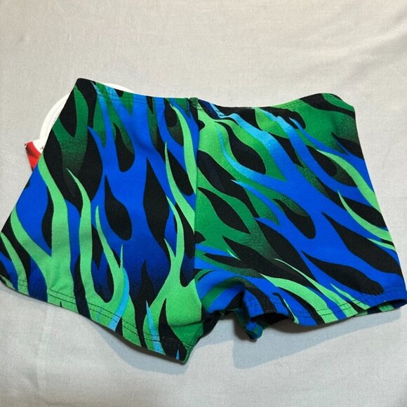 TYR - NWT - swim trunks. Size 4 - Picture 4 of 4